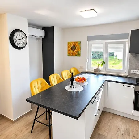 Prázdninový dům House Ivana *
