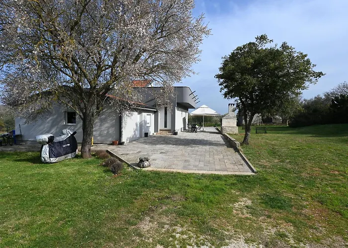 House Ivana * プーラ